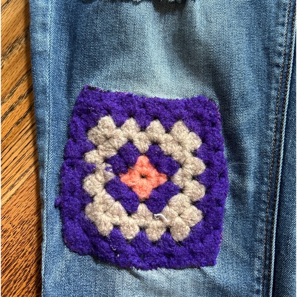 One of a kind limited edition American Eagle Tomgirl Jeans - Picture 6 of 7